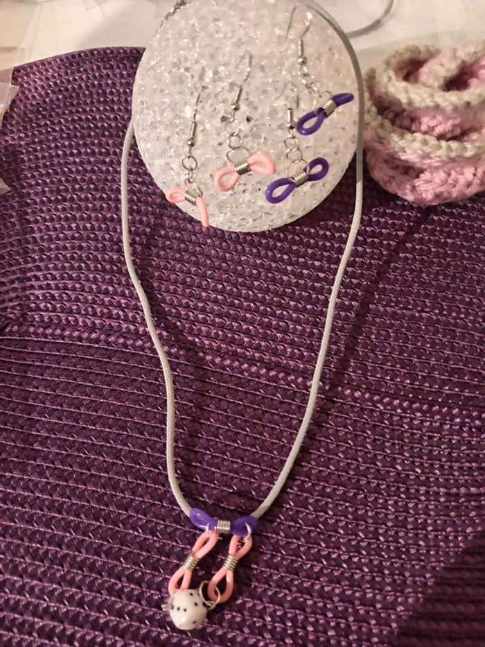 Collier et bloucles d'oreilles
