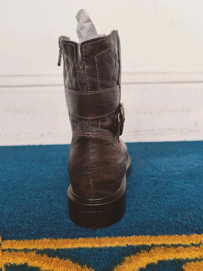 Bottines Nero Giardini en cuir marron, style motard chic - photo numéro 9