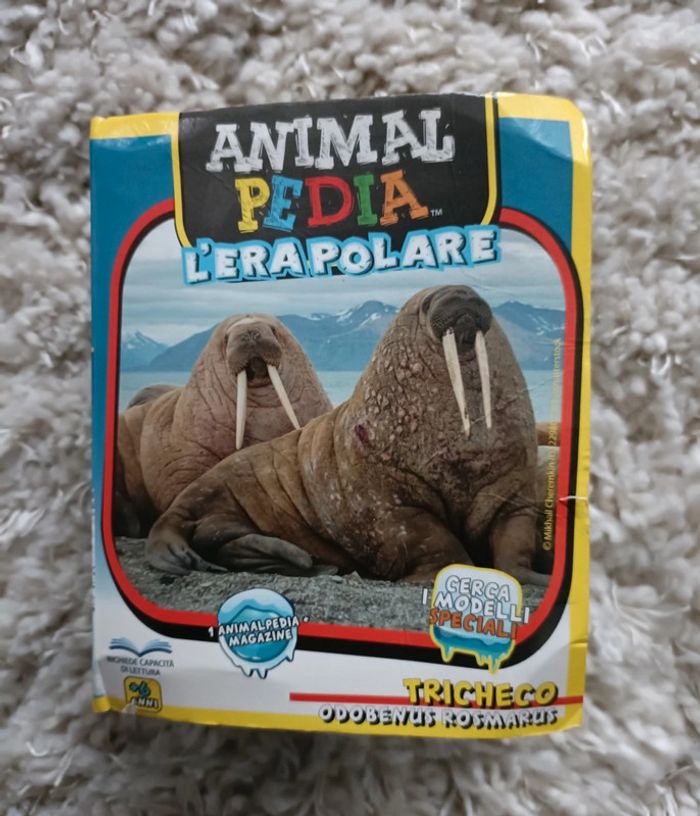 Figurine d'un morse d'environ 5 X 9 cm