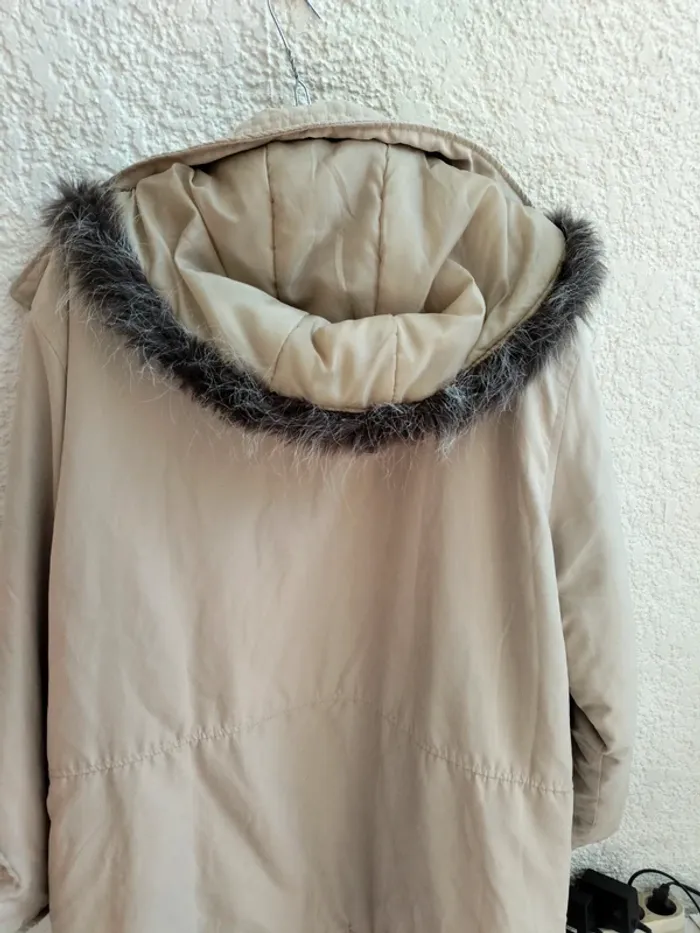 Manteau avec capuche en fourrure detachable beige T 54 - photo numéro 10