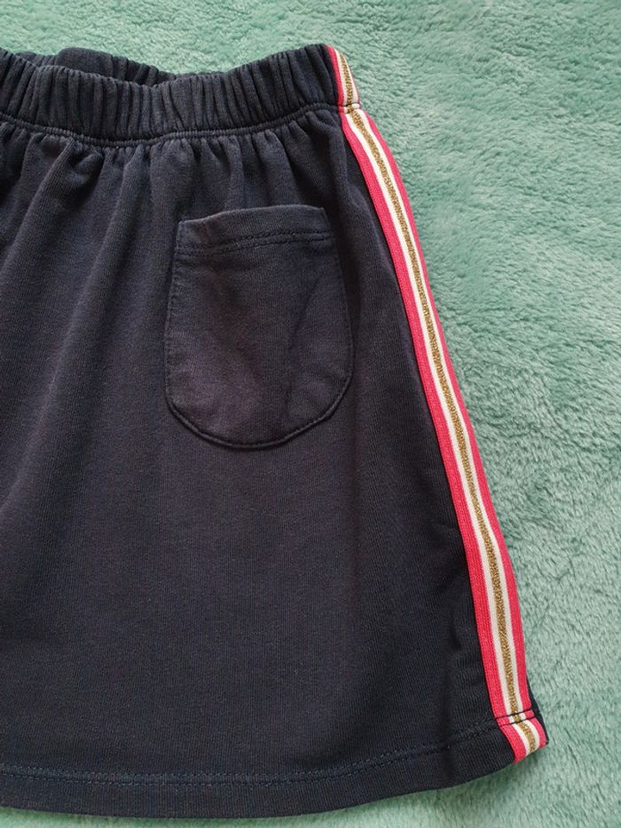 Tres jolie jupe 8 ans - photo numéro 2