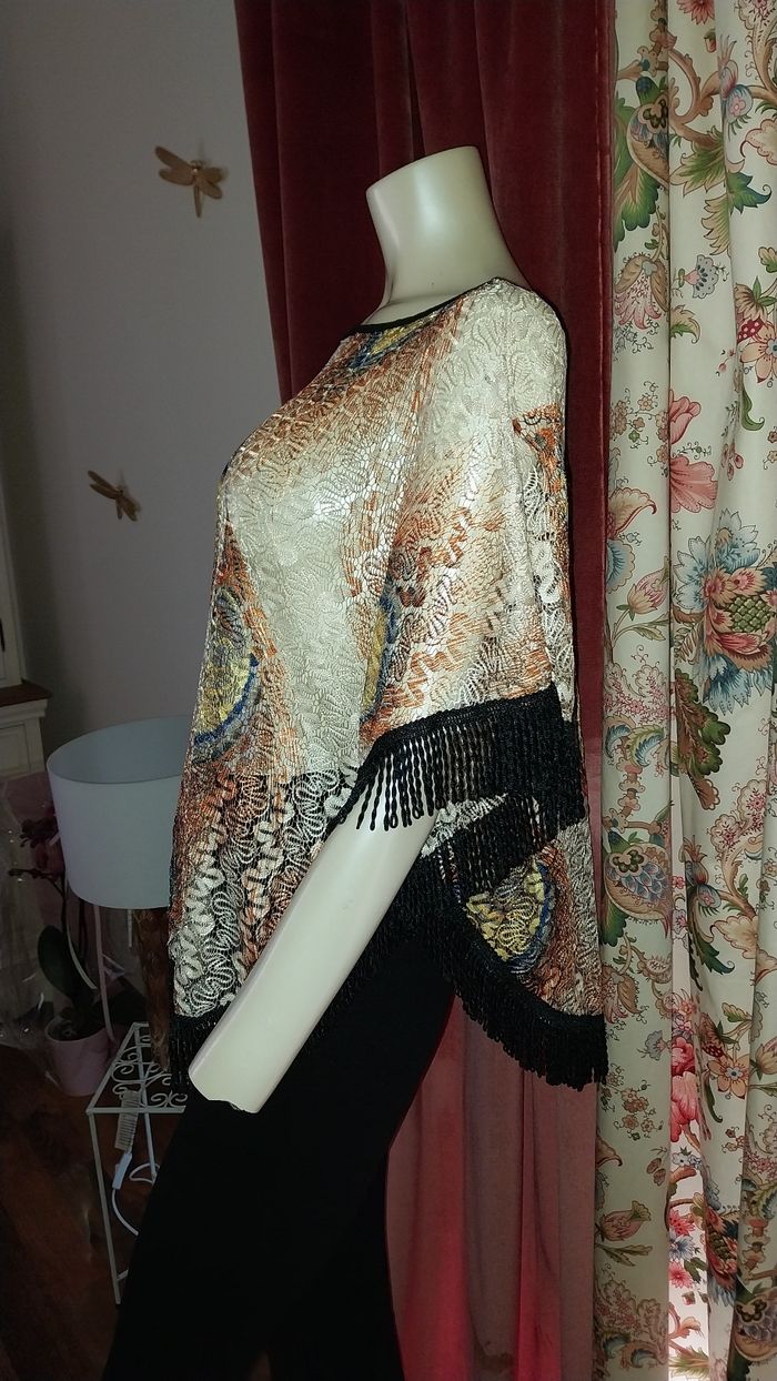 Top poncho broderie neuf taille S/M - photo numéro 10