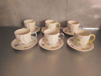 Service 6 tasses et sous tasses