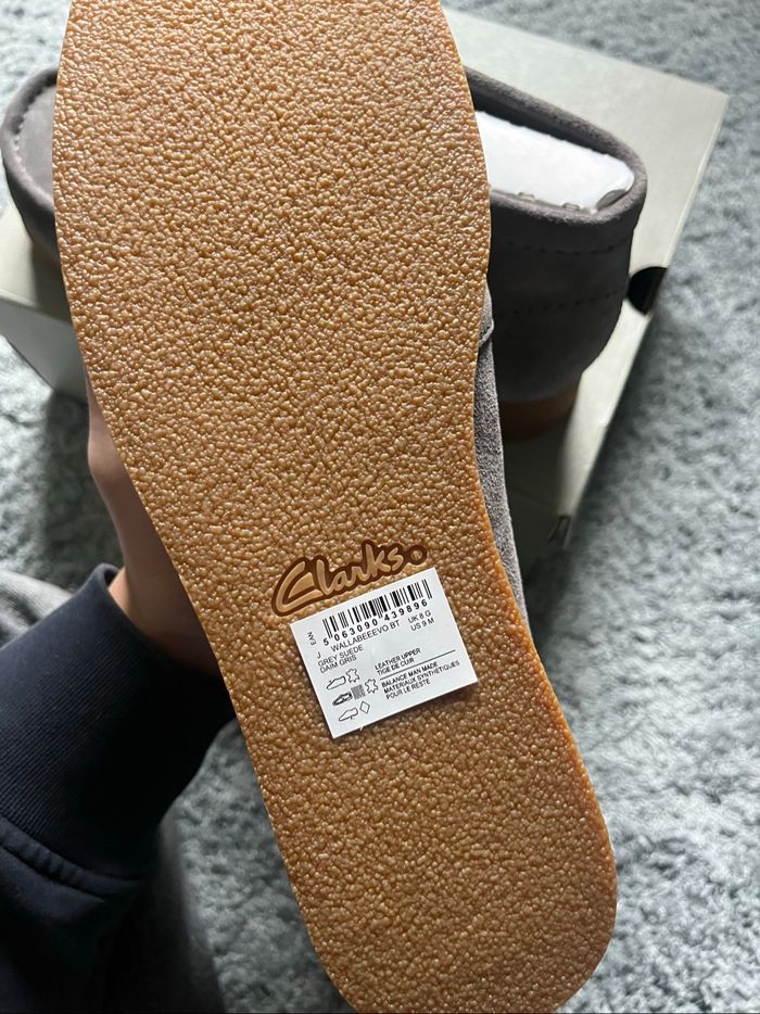 Mocassins (boots)  Clarks wallabee Daim Gris - photo numéro 4