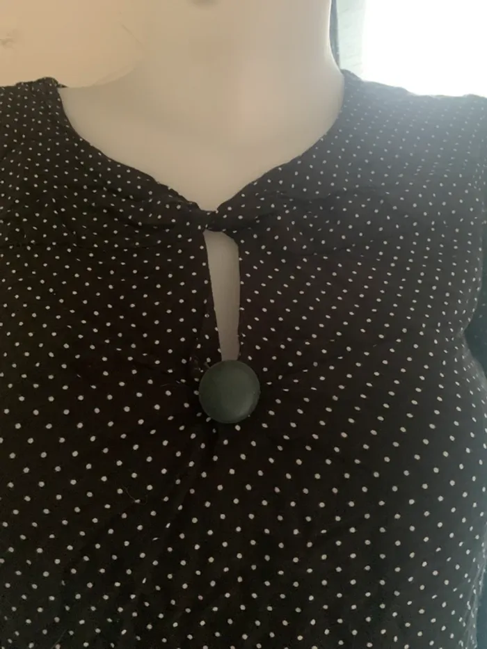 Blouse camaïeu noir à pois blanc taille 40 - photo numéro 2