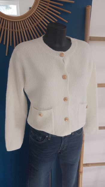 Gilet écru boutons dorés TU