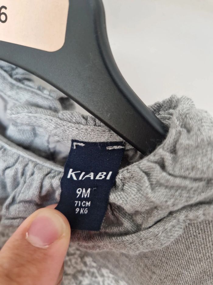 Robe gris détails broderie blanc 9mois très bon état Kiabi - photo numéro 5