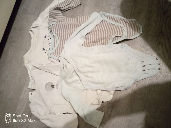 Lot de 4 bodies monches