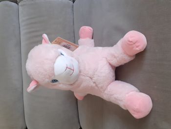 Peluche rose qui représente un animal - un lama - NEUF