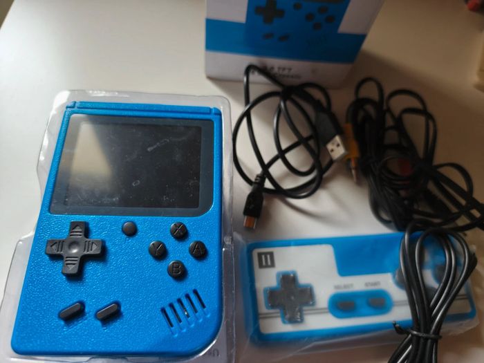 Console de jeu rétro comme neuve - photo numéro 2