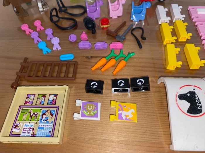 Lot de + de 150 pièces lego sur le thème de l’équitation. - photo numéro 4