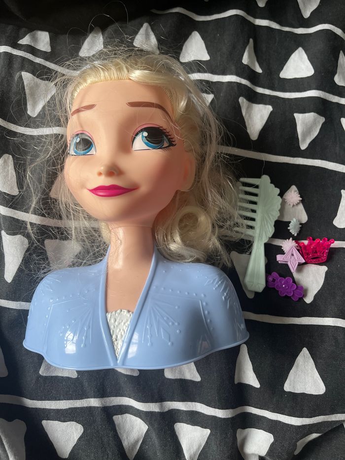Tête à coiffer Elsa reine des neiges