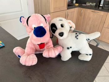 Chien peluche