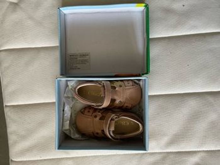 Sandales en cuir cognac elfos enfants NEUVE TAILLE 21 - photo numéro 2