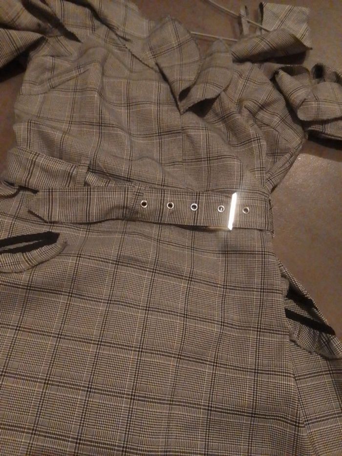 Robe épaules dénudées - photo numéro 12