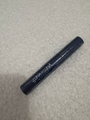 Mascara bleu neuf 