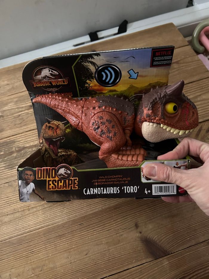 🦖 Jouet Jurassic World Carnosaurus – Mouvements & Bruitages - photo numéro 2