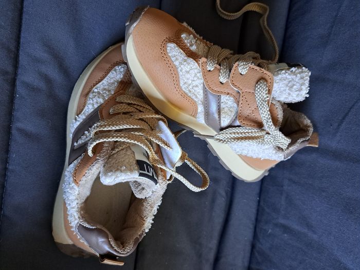 Paire baskets fille 33 - photo numéro 2