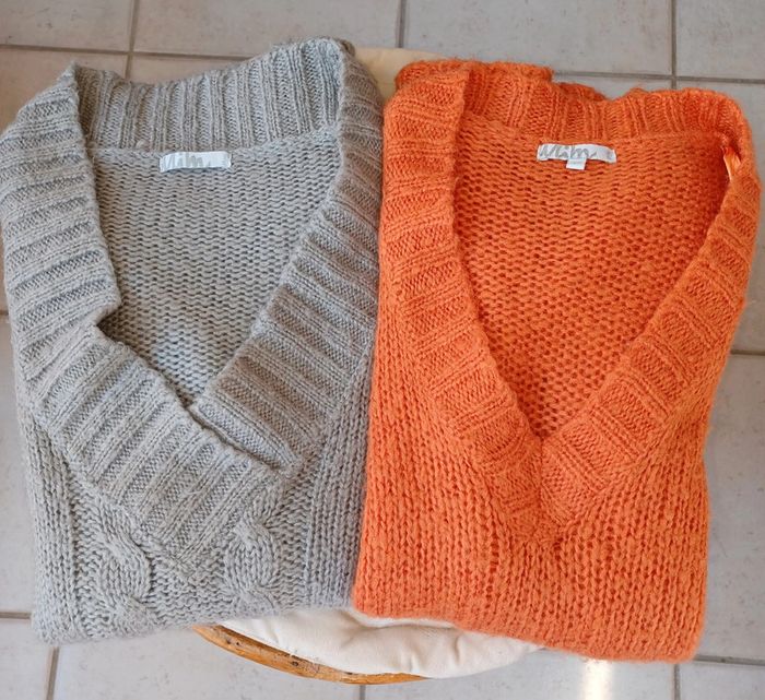 Lot de 2 pulls longs col V Mim gris perle et orange cuivré taille 0