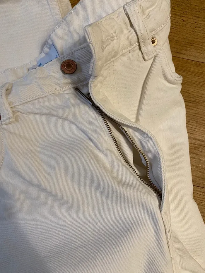 Jean mom blanc Bershka - photo numéro 3