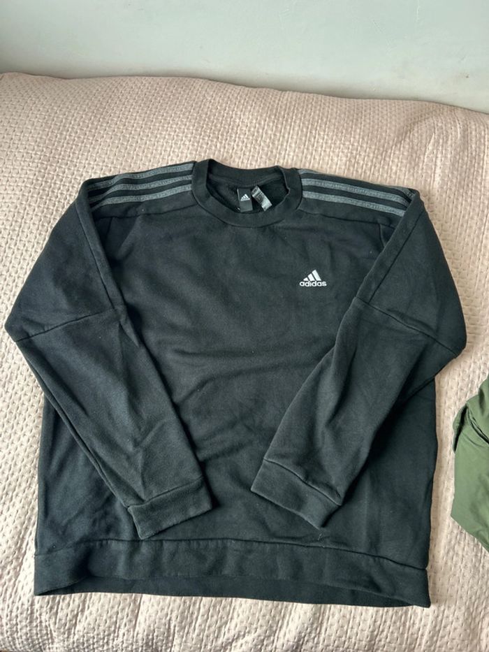 Sweat adidas noir lignes grises