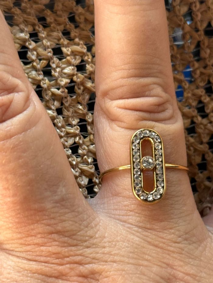 Bague réglable acier inoxydable or épingle fermée zircons blancs - photo numéro 3