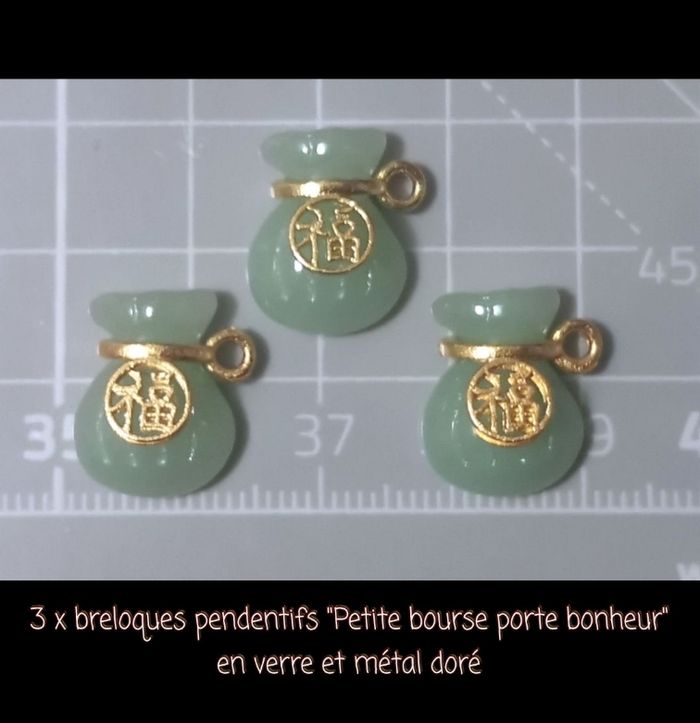 3 x breloques pendentifs "Petite bourse porte bonheur" en verre et métal doré