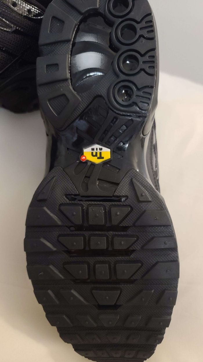 TN full black neuve jamais porté - photo numéro 5