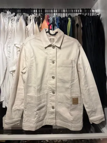 Sur chemise beige