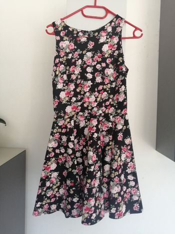 Robe fleurie en très bon état