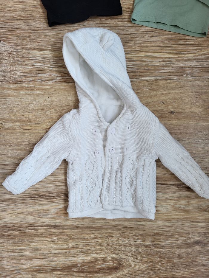 T shirts et gilets 3 mois - photo numéro 3