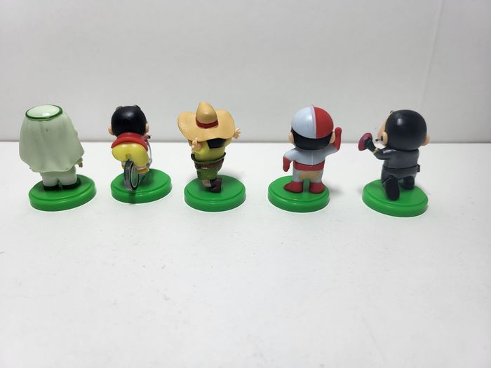 Lot de 5 Figurines Crayon Shin-chan: Honeymoon Hurricane Choco Egg - photo numéro 4