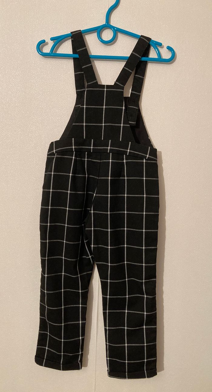 salopette à carreaux noirs et blancs - photo numéro 2