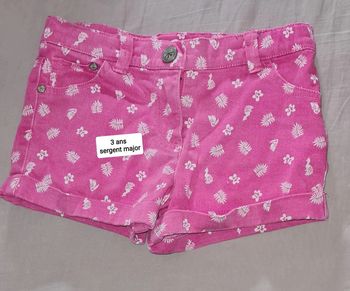 Short 3 ans
