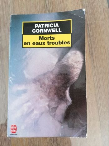 Livre "Morts en eaux troubles" de Patricia Cornwell