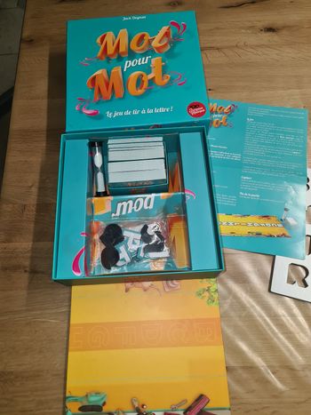 Proche du neuf jeu de société Mot Pour Mot des éditions Scorpion Masqué