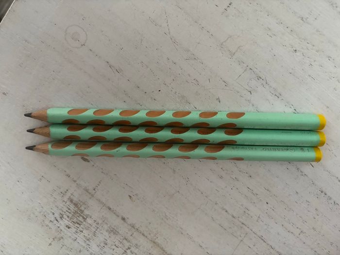 3 crayons à papier easygraph gaucher