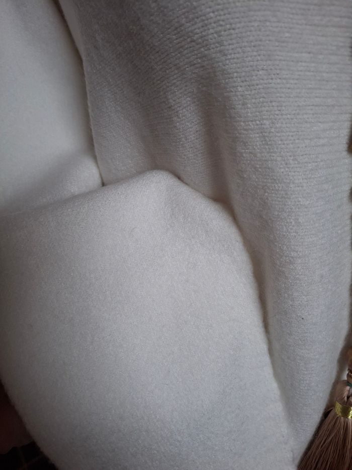 Pull écru tout doux neuf étiqueté - photo numéro 2