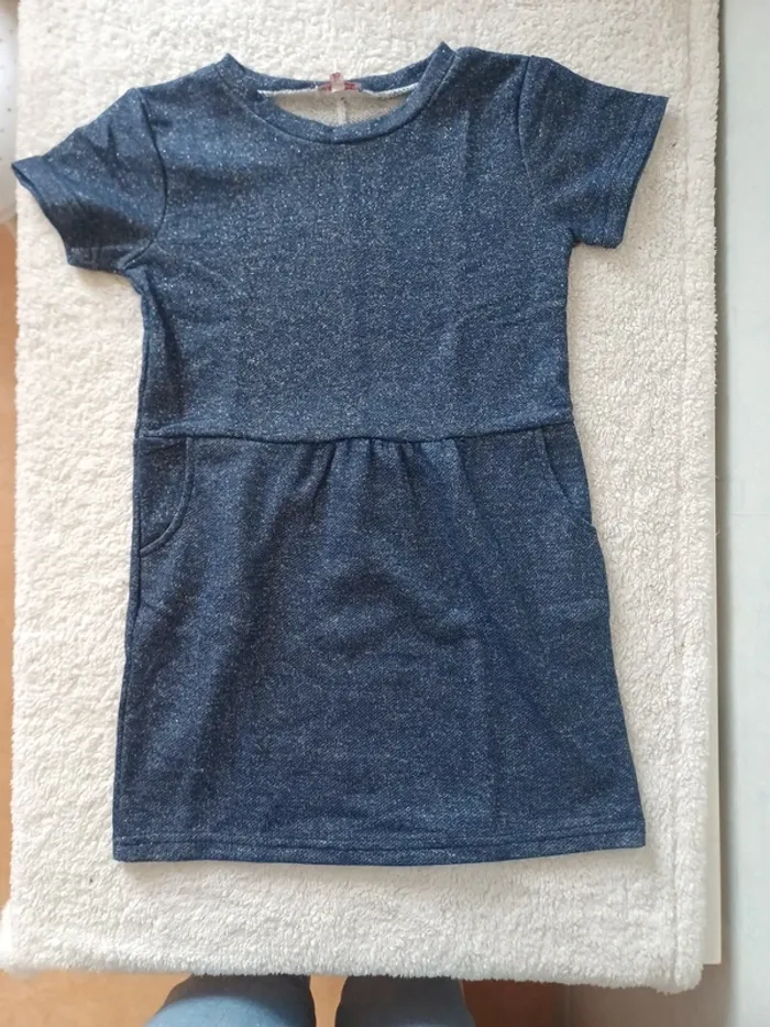 Robe marine à filaments argents