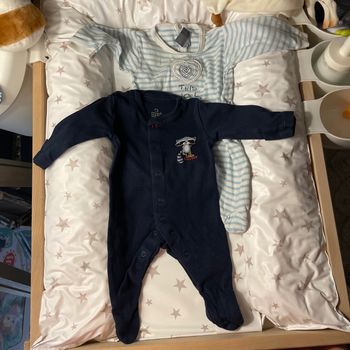 Lot 2 pyjamas