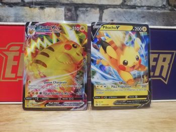 Lot de 2 cartes Pokemon Pikachu Promotionnelles