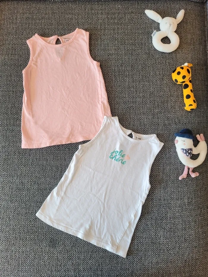 Lot 2 débardeurs fille 36 mois