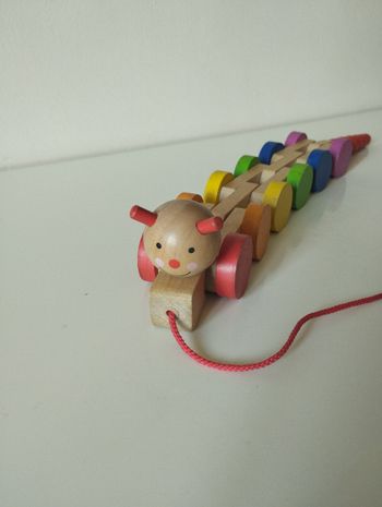 Chenille à tirer bois Goki 