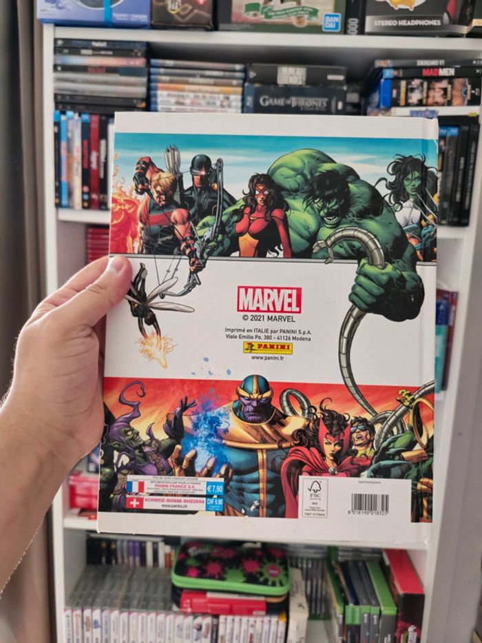 Panini Marvel Versus Stickers Album - photo numéro 2