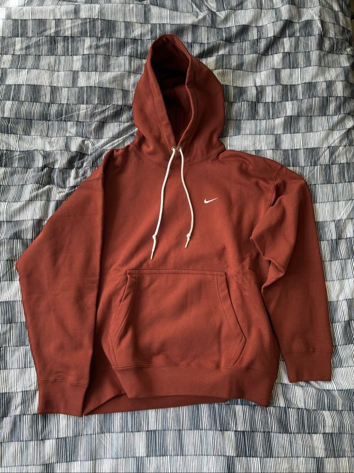 Ensemble Nike Solo Swooch Rouge - Taille M - Neuf - photo numéro 2