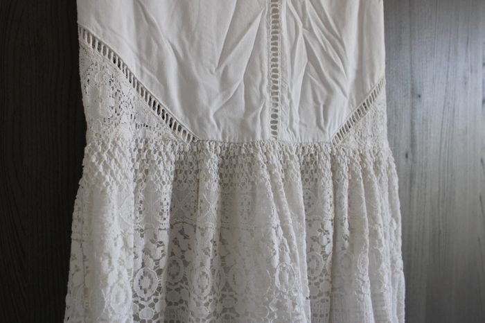 Robe en dentelle - photo numéro 3