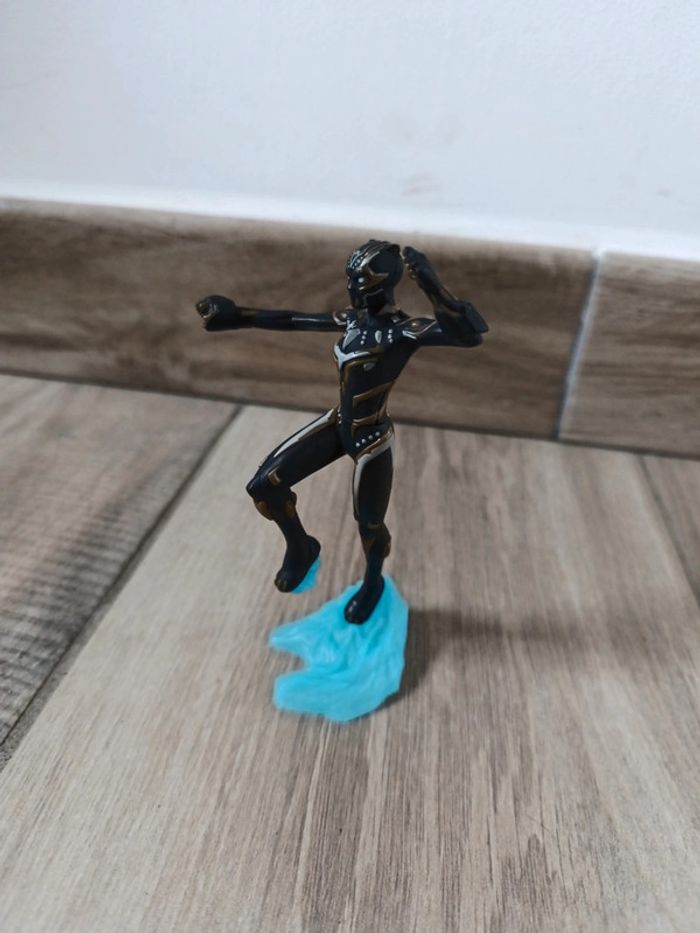 Figurine Kinder Black Panthère Wakanda - photo numéro 2