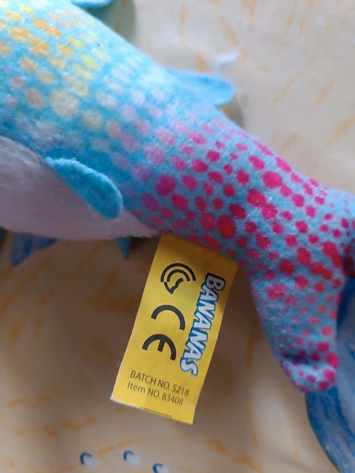 Requin en peluche - photo numéro 2