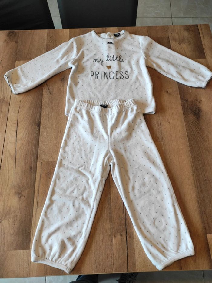 Pyjama Kiabi 3 ans en TBE porté 1 ou 2 fois !