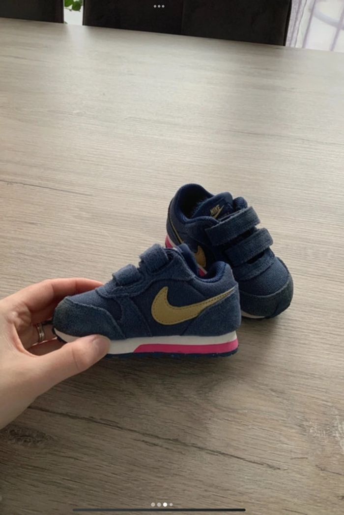 Baskets Nike md runner 2 (tdv) taille 21 - photo numéro 3